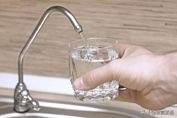 喝什麼水最不安全?喝水最容易糾結的5個問題,一次給你說清楚 喝什麼水最不安全?喝水最容易糾結的5個問題,一次給你說清楚