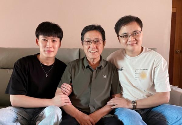 中秋將至，德雲社高峰帶徒弟拜會名宿，有這樣的總教習郭德綱有福