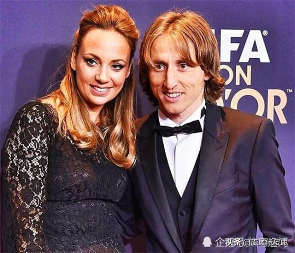 盧卡&CenterDot;莫德里奇的妻子瓦尼婭&CenterDot;博斯尼