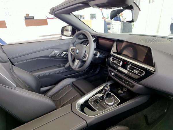 跑車範兒十足 實拍寶馬Z4最低配 敞篷是精髓 跑車範兒十足 實拍寶馬Z4最低配 敞篷是精髓