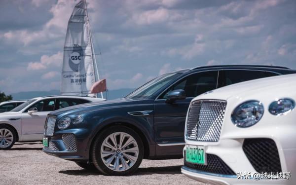 V6發動機還能上綠牌？混動版賓利添越：5.5秒破百，50公里不燒油