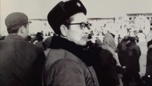 1996年，西班牙政府邀請一群平民來訪，他們是誰？