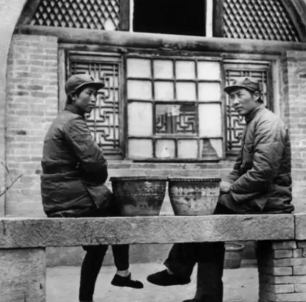 是誰第一個喊出“毛主席”的稱謂?他後來終生跟著毛主席 是誰第一個喊出“毛主席”的稱謂?他後來終生跟著毛主席