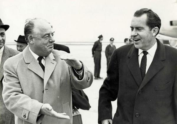 中國第一顆原子彈爆炸成功,第一個通知了日本,各國都是什麼反應? 中國第一顆原子彈爆炸成功,第一個通知了日本,各國都是什麼反應?