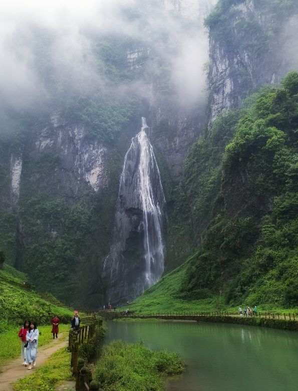 湘西有一條40公里景觀路，還未開發，我自駕後稱其為“最美縣道”