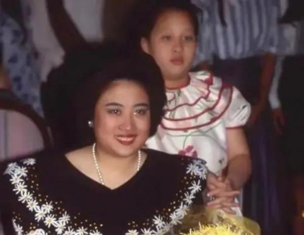 1988年戴安娜訪問泰國,泰王嫌棄肥胖妻子不讓入鏡,頌妃記恨至今 1988年戴安娜訪問泰國,泰王嫌棄肥胖妻子不讓入鏡,頌妃記恨至今