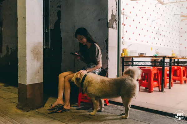 凌晨2:30營業，沒名字沒定位