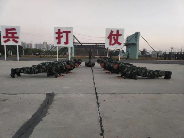 班長的“套路”你見識過嗎? 班長的“套路”你見識過嗎?