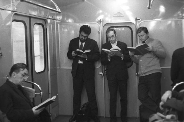 歎為觀止!莫斯科地鐵究竟有多豪華 歎為觀止!莫斯科地鐵究竟有多豪華