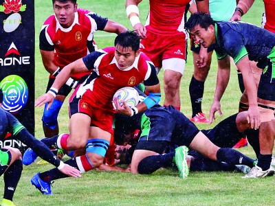 橄欖球:雨中見證熱血沸騰 橄欖球:雨中見證熱血沸騰