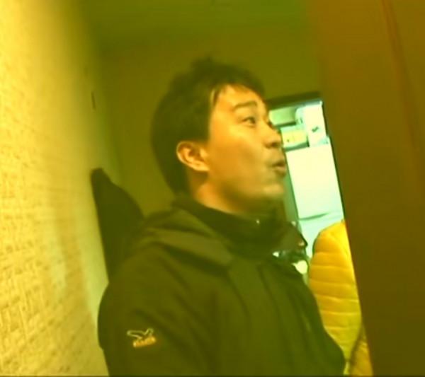 男子對黃顏色特別熱愛,十分痴迷,他的愛好讓人覺得不可思議 男子對黃顏色特別熱愛,十分痴迷,他的愛好讓人覺得不可思議