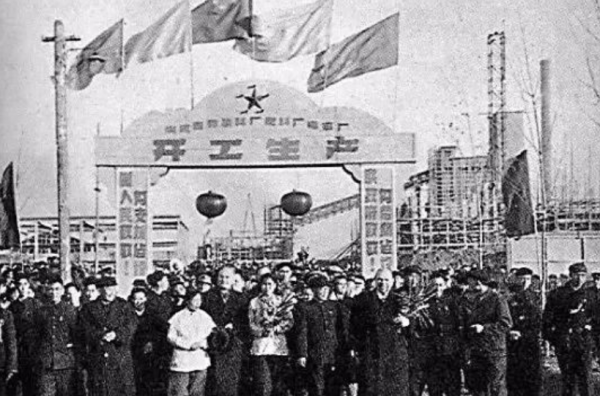 抗日戰爭VS抗美援朝:面對強敵,為何1個經濟崩潰,1個越打越好? 抗日戰爭VS抗美援朝:面對強敵,為何1個經濟崩潰,1個越打越好?