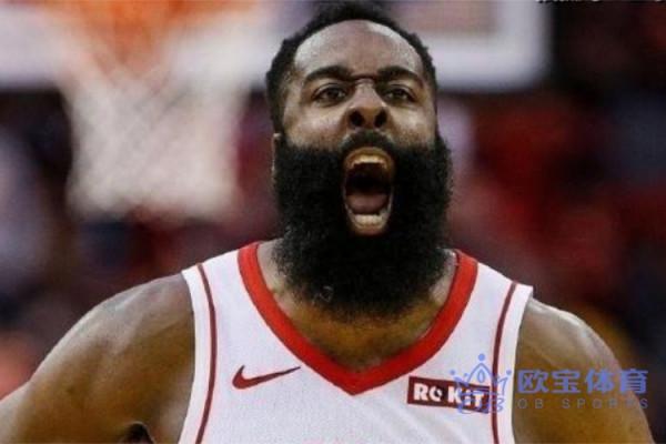 籃球歐寶：庫裡聖誕大戰資料，8次參加6次被打，資料很悽慘