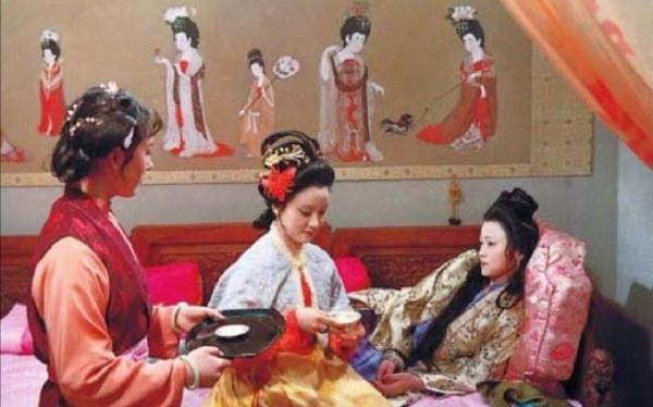 秦可卿為何巧用計謀，安排賈寶玉去自己房間午睡？她到底有何意圖