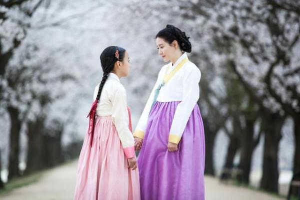 時隔5年《師任堂》首播，李英愛宋承憲主演，卻因配音令人齣戲