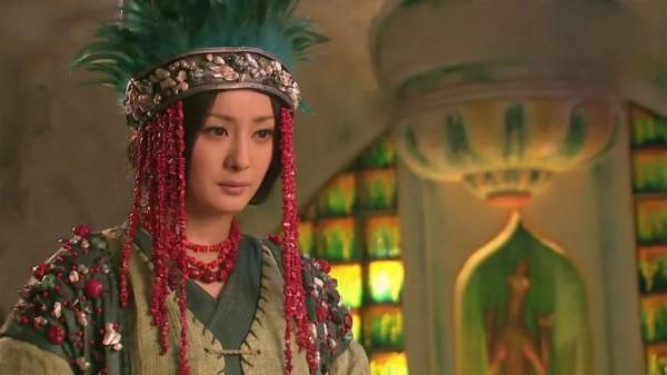 盤點楊冪這十八年來演過的角色 盤點楊冪這十八年來演過的角色