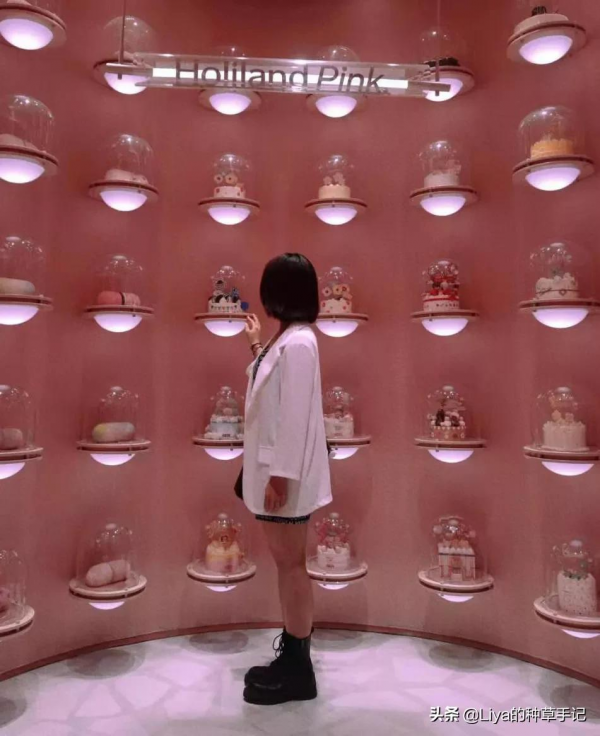 衛衣 + 短靴 = 氣質