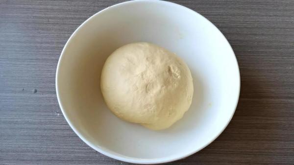 用橙子給家人做麵包，香甜鬆軟，橙香味兒十足，大人孩子都愛吃