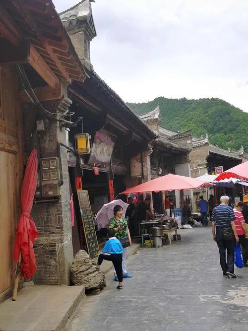 品味古鎮的歷史文化，嘗古鎮的傳統美食