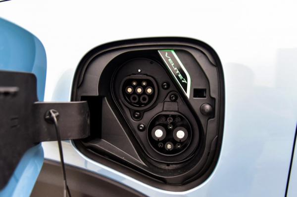 20萬以內最平順最好開的純電SUV，試駕別克微藍7