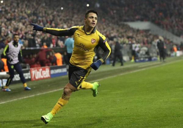 騰飛的安第斯雄鷹:智利足球歷史最佳陣容,“雙薩”和桑切斯領銜 騰飛的安第斯雄鷹:智利足球歷史最佳陣容,“雙薩”和桑切斯領銜