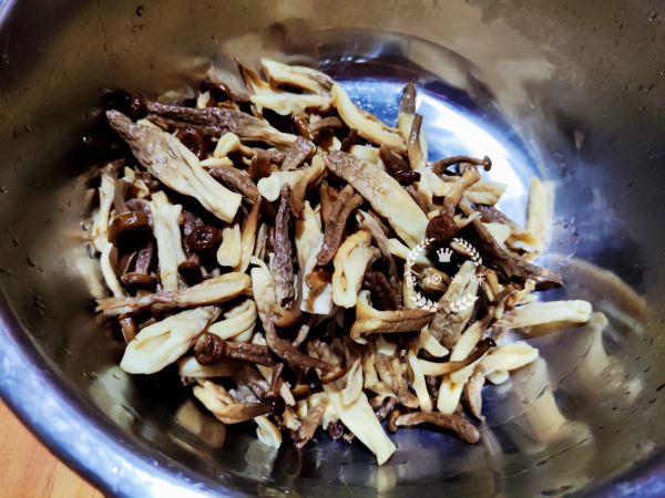 天冷了這湯多喝，滋補還營養，湯汁濃郁鮮甜，下肚暖暖好舒服