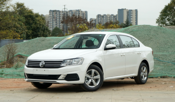 朗逸因晶片被迫“減配”？原廠屏換成安卓，德系口碑就這？