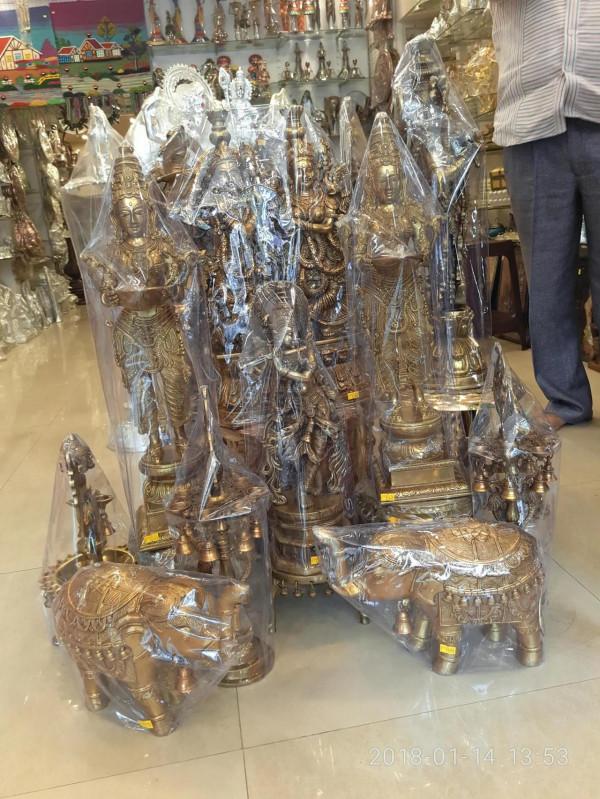 第一次拜訪印度普通人家，印度少女對我深情一笑