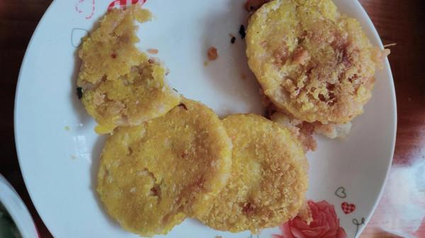 這樣的食品不要買了，外面糊糊，裡面是肉餡，口感差，還不成形