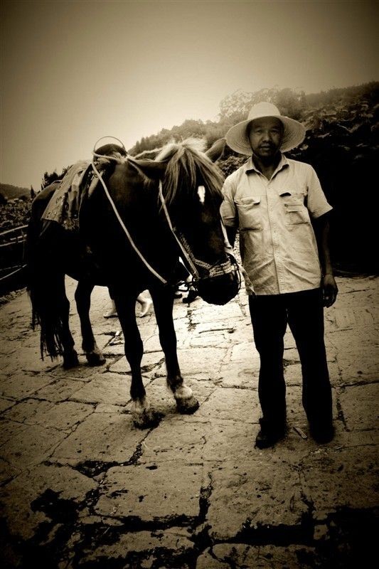 國慶十週年慶典前夕,主席深夜致電各軍區:國慶大典前務必找到此人