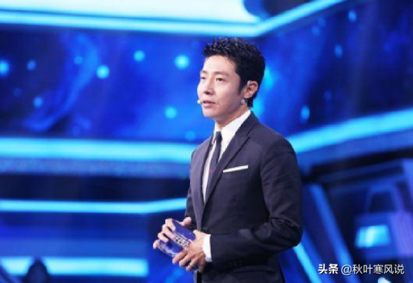 撒貝南一家四口遊玩，被人拍下曬出，那場面溫馨且唯美