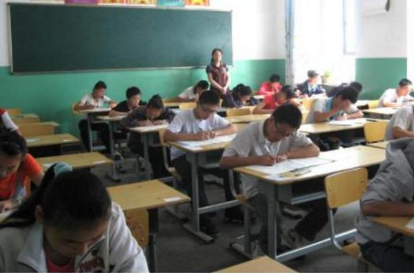 取消了“重點班”,學校又出現個分層作業,舉動引家長強烈反對 取消了“重點班”,學校又出現個分層作業,舉動引家長強烈反對