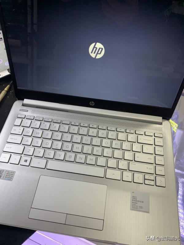 女大學生抱怨電腦系統難裝，跑了幾家店都沒裝上，問題出在了哪？