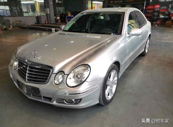 5萬買臺賓士E級,外表光鮮亮麗內飾破敗不堪,網友:就怕養不起 5萬買臺賓士E級,外表光鮮亮麗內飾破敗不堪,網友:就怕養不起