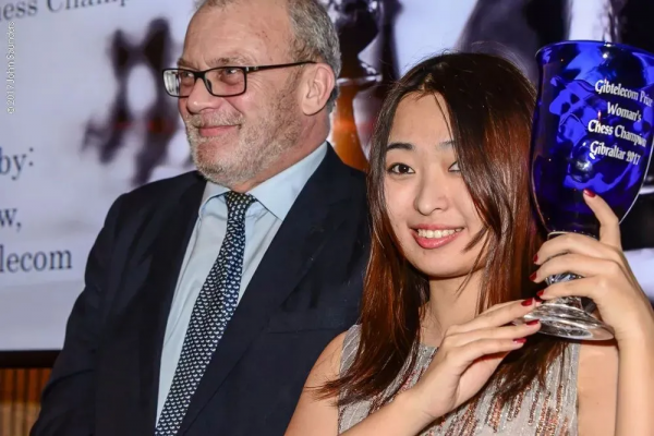 國象群英譜——中國第六位棋後居文君