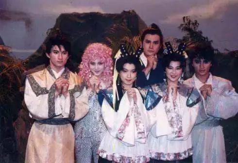 《小俠龍旋風》播出30年,兩位男主近況懸殊,神仙姐姐退圈多年 《小俠龍旋風》播出30年,兩位男主近況懸殊,神仙姐姐退圈多年