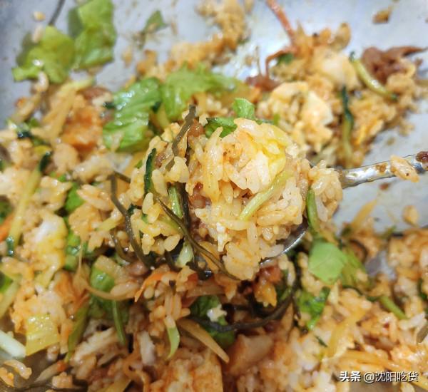 不是為了拌飯來的,主要是想體驗在超大號的盆裡拌飯是啥感覺 不是為了拌飯來的,主要是想體驗在超大號的盆裡拌飯是啥感覺