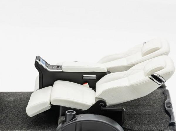 最貴的麵包車，雷克薩斯LM模型對比測評