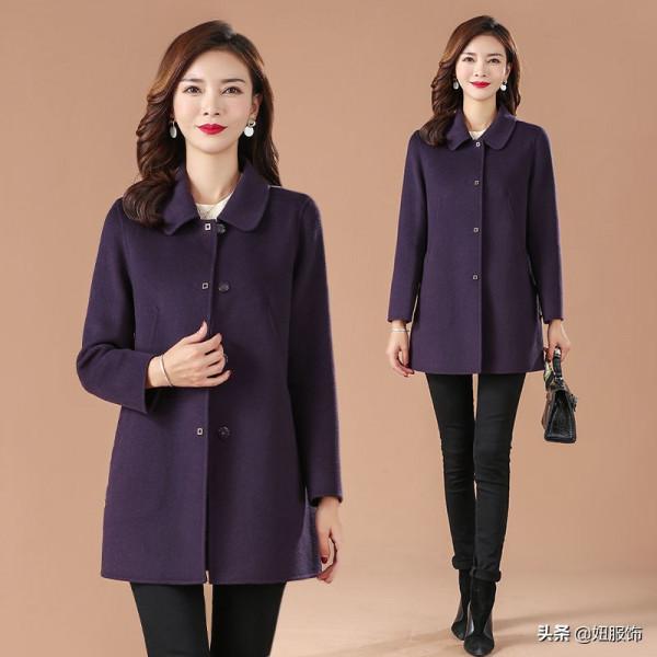 這幾款時髦顯瘦的雙面呢羊毛大衣，40-50歲的媽媽穿上高貴優雅