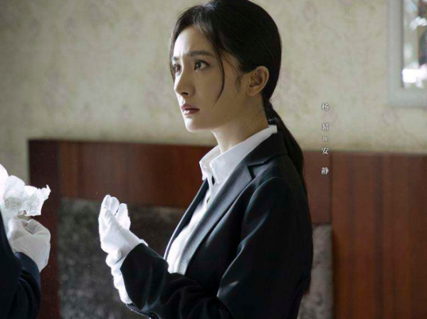 央視又出大招！37集諜戰大劇要來了，女主是戲骨譚卓，男二太驚豔