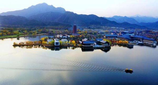 北京一小眾景區，風光旖旎、湖水清澈，名聲不如長城，鮮少人知