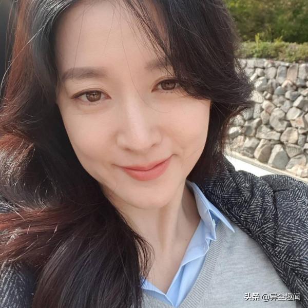 10個韓國凍齡女神，張娜拉近照非常有少女感，孫藝珍仍然超有仙氣