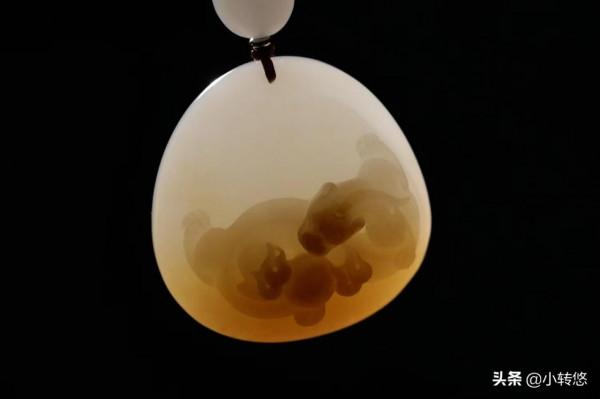 巨龍騰空而起,暢遊戲珠,飛龍形態各異,霸氣十足 巨龍騰空而起,暢遊戲珠,飛龍形態各異,霸氣十足