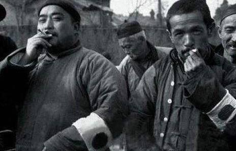 偽軍中將給粟裕送了盒煙,粟裕發現不對大喊:部隊集合,電臺關閉 偽軍中將給粟裕送了盒煙,粟裕發現不對大喊:部隊集合,電臺關閉