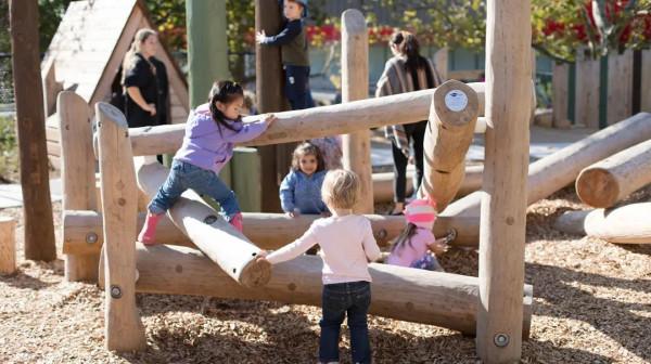 你家小區兒童場地只有沙坑和滑梯？看看別人家的，有趣又益智