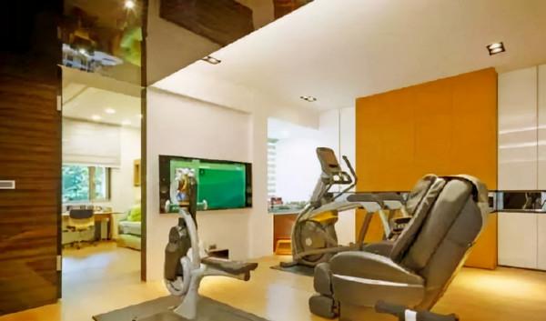 明星豪宅大對比，趙文卓豪宅大地種參天大樹，張智霖租房到買房