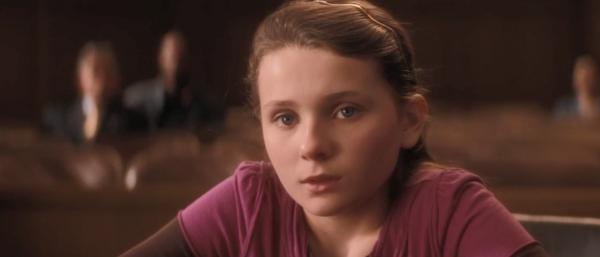 女孩一出生，就被母親送上手術檯，給姐姐捐獻各種器官，虐心電影