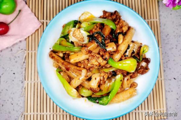 這三樣食材一起炒，堅持一週吃一次，補脾暖胃，冬天多吃補充體力