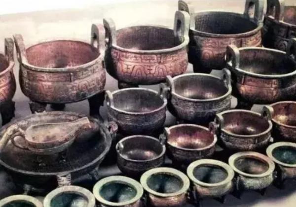 2003年，5位村民挖出27件國寶，揭開西周歷史疑案，政府獎勵20萬