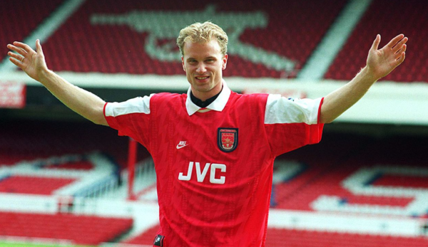 52歲博格坎普近況！頭髮稀疏顯老態，極品女兒嫁人，嬌妻風韻依舊